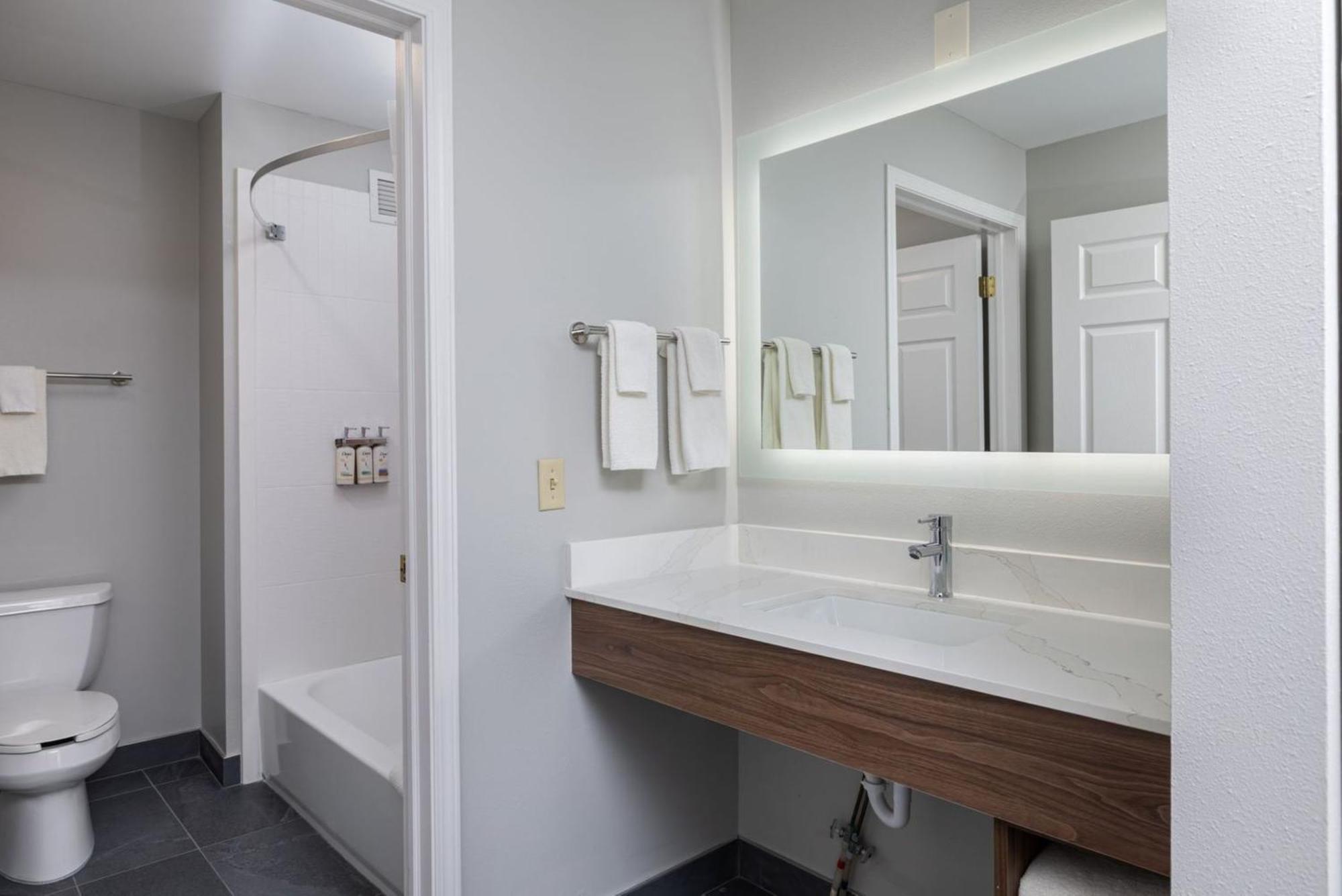 Staybridge - East By Ihg Madison