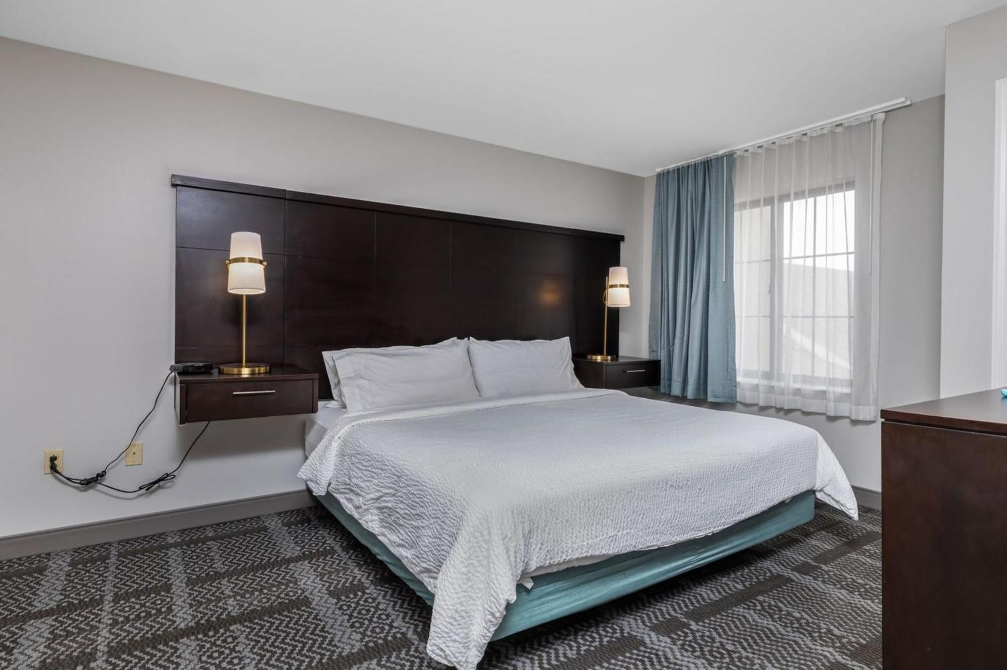 Staybridge - East By Ihg