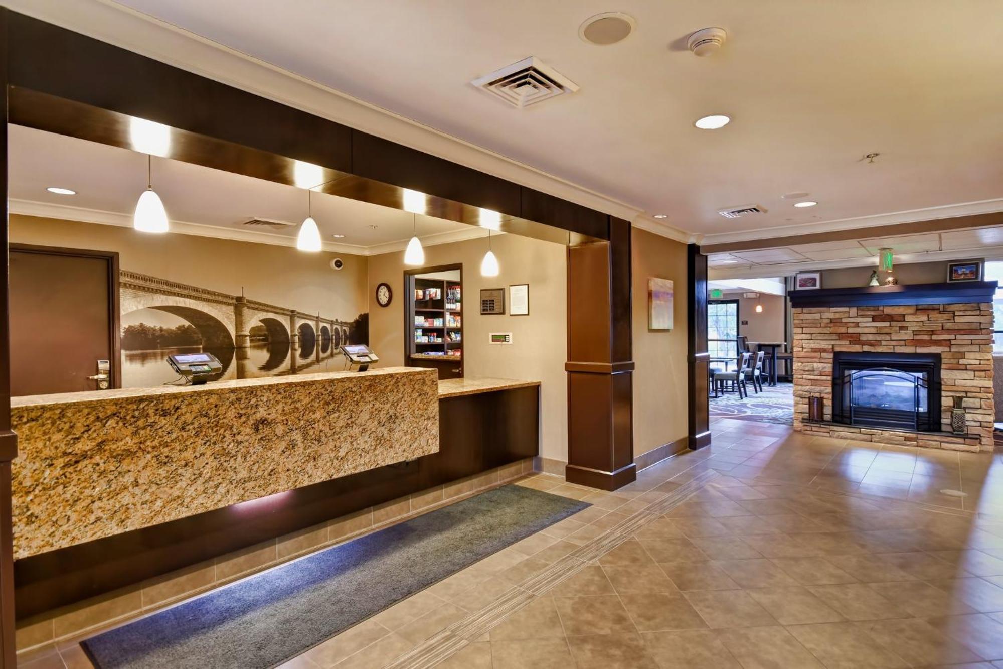 Staybridge - East By Ihg Hotel Madison